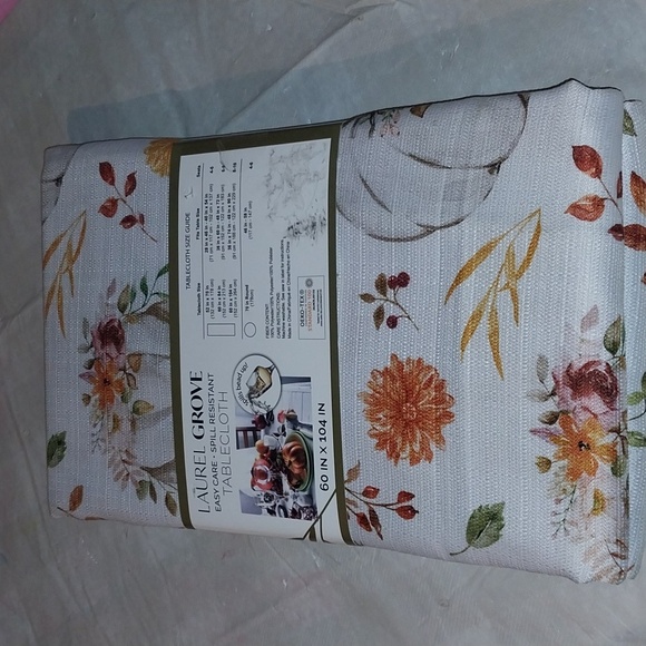 Table cloth - Picture 4 of 5